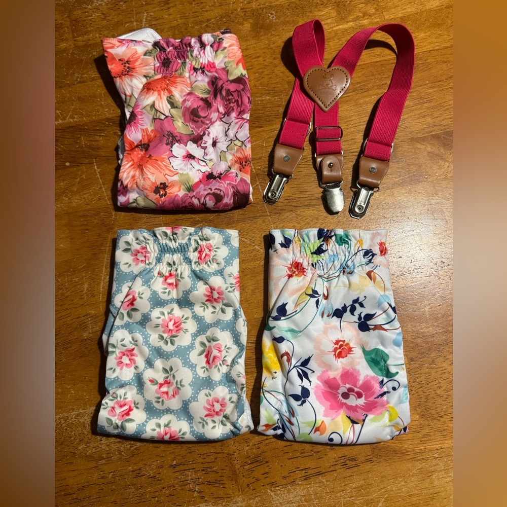 CuteBone Floral Dog Diapers Female 3pcs & 1 Suspender Small